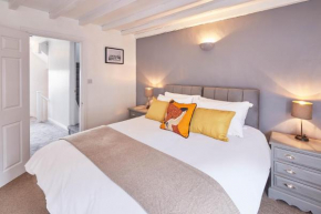 Host & Stay - Dove Grey, 25 West End